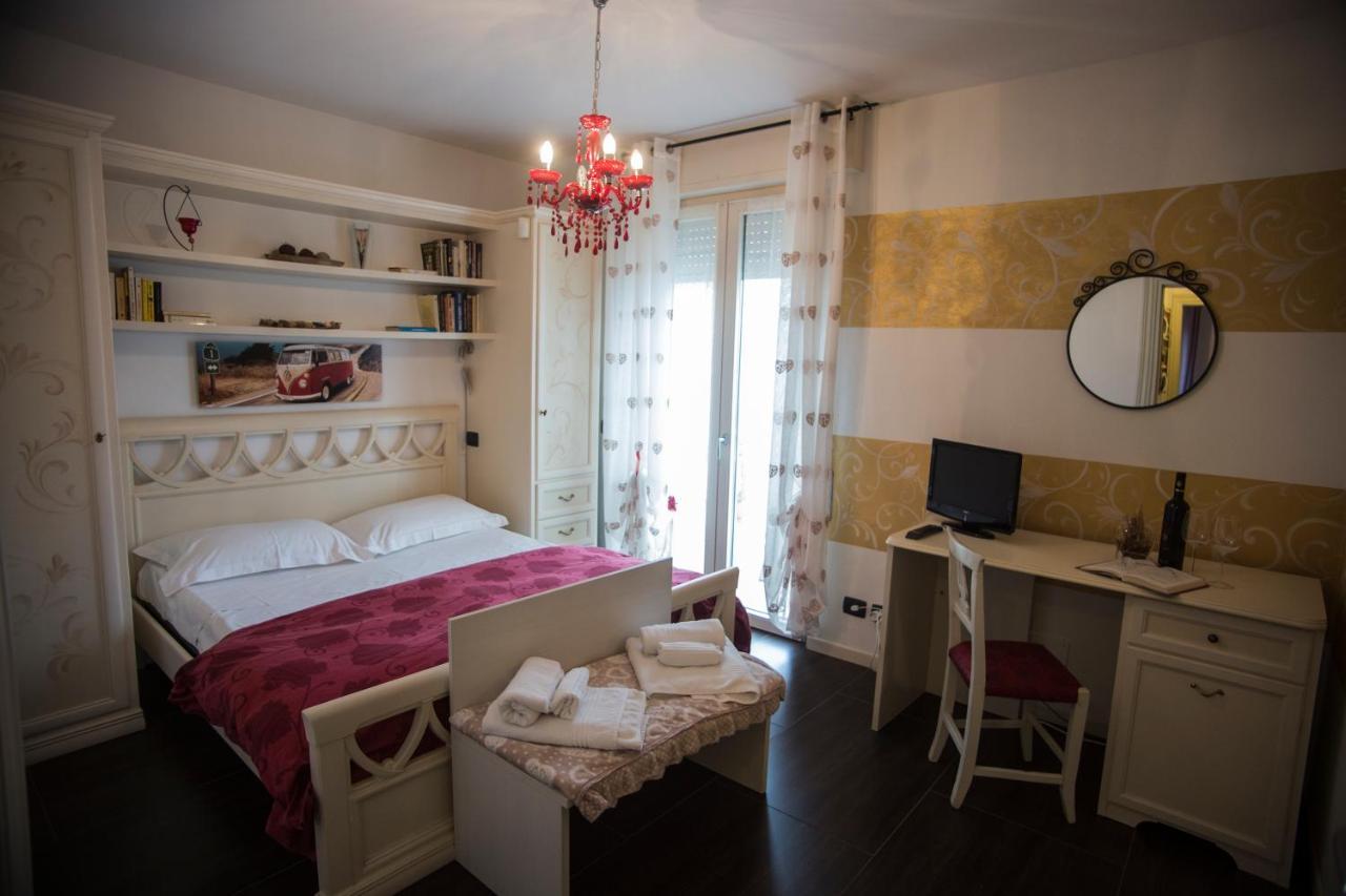 Villa Indipendente A Pochi Passi Dal Lago Сан Феличе дел Бенако Екстериор снимка